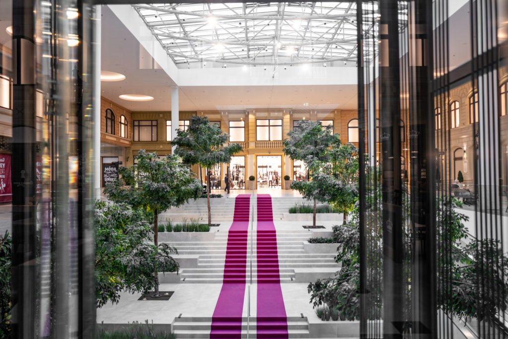 Nakupujte chytře! Reklamní kampaň POP Airport vymyslela umělá inteligence