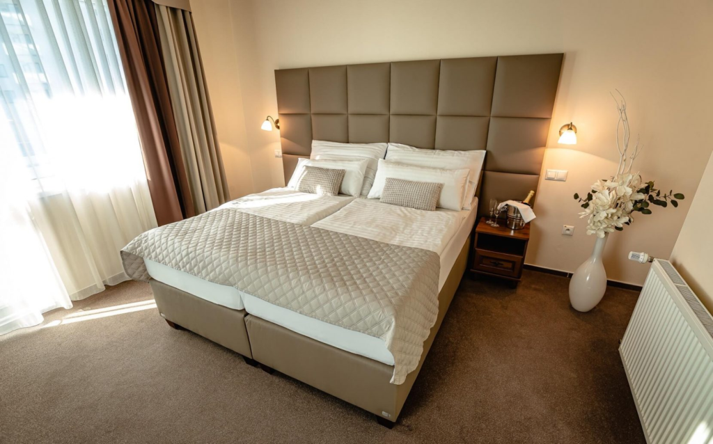 Proč se na dovolené často vyspíme lépe než doma?